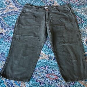 Ethyl 💕Stylish Olive Green Capris